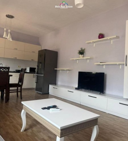 Tirane, jepet me qera apartament 2+1 Kati 2, 150 m² 400 € (prane Depove te Ujit)