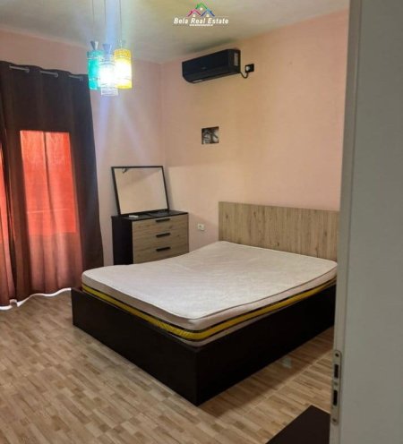 Tirane, jepet me qera apartament 2+1 Kati 2, 150 m² 400 € (prane Depove te Ujit)