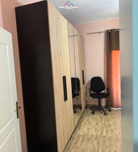 Tirane, jepet me qera apartament 2+1 Kati 2, 150 m² 400 € (prane Depove te Ujit)
