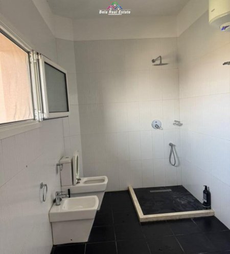 Tirane, jepet me qera apartament 2+1 Kati 2, 150 m² 400 € (prane Depove te Ujit)