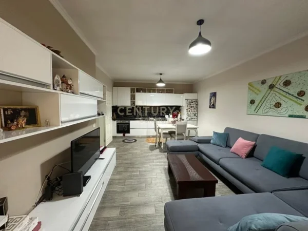 Tirane, jepet me qera apartament 1+1 Kati 1, 75 m² 500 € (Spitali QSUT)