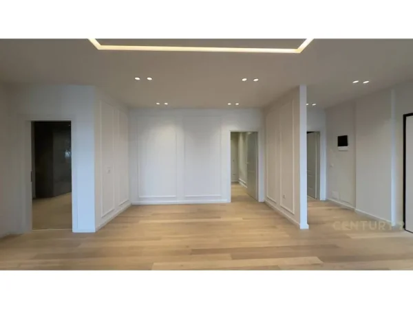 Tirane, shitet apartament 3+1+Aneks+Ballkon Kati 2, 153 m² 370.000 € (Liqeni)