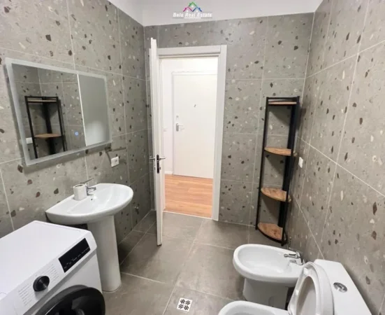 Shqiperi, jepet me qera apartament 2+1 Kati 6, 100 m² 650 € (prane shkolles “Tirana Jone”)