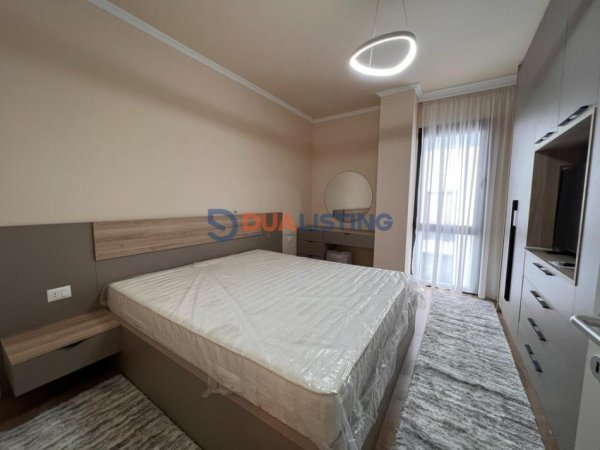 Tirane, jepet me qera apartament 1+1+Ballkon Kati 3, 70 m² 1.000 € (Liqeni i Thate)