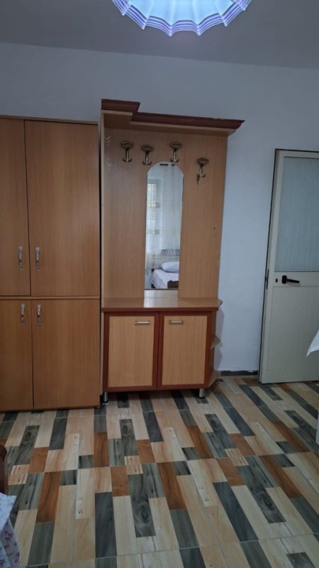 Tirane, jepet me qera apartament 2+1+Aneks+Ballkon Kati 1, 75 m² 500 € (Rruga Njazi Meka, tel Shkolla e Bashkuar, Perballe Shkolles Ramazan Jarani)