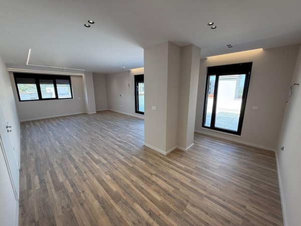 Tirane, shitet apartament+verande | Penthouse 3+1+Aneks+Ballkon Kati 8, 242 m² 311.175 € (Kompleksi Urban Gate)