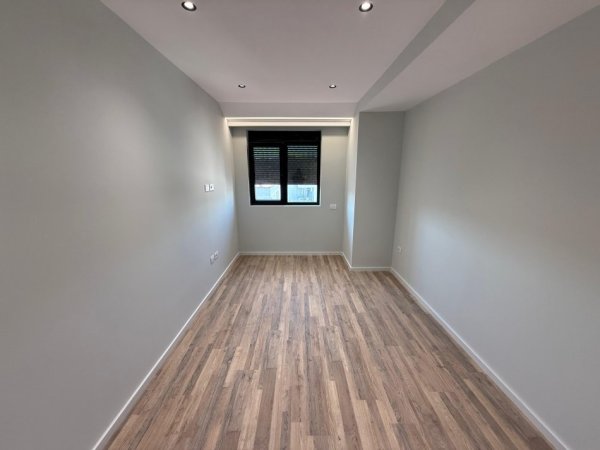 Tirane, shitet apartament+verande | Penthouse 3+1+Aneks+Ballkon Kati 8, 242 m² 311.175 € (Kompleksi Urban Gate)