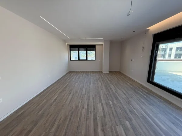 Tirane, shitet apartament+verande | Penthouse 3+1+Aneks+Ballkon Kati 8, 242 m² 290000 € (Kompleksi Urban Gate)