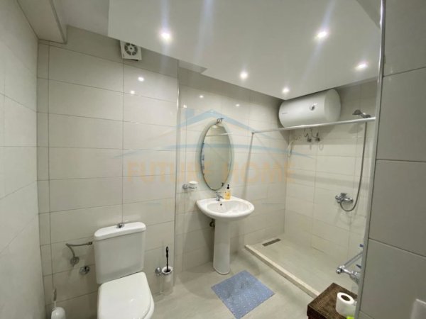 Tirane, jap me qera apartament 3+1+Ballkon Kati 6, 129 m² 1.200 € (QENDER)