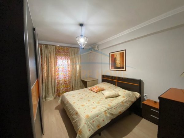 Tirane, jap me qera apartament 3+1+Ballkon Kati 6, 129 m² 1.200 € (QENDER)