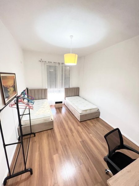 Tirane, jepet me qera apartament 2+1+Ballkon Kati 6, 100 m² 600 € (5 maj)