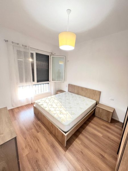Tirane, jepet me qera apartament 2+1+Ballkon Kati 6, 100 m² 600 € (5 maj)