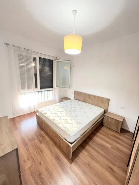 Tirane, jepet me qera apartament 2+1+Ballkon Kati 6, 100 m² 600 € (5 maj)