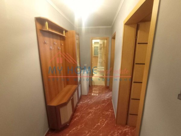 Tirane, jepet me qera apartament 1+1+Ballkon Kati 1, 70 m² 500 € (Ali Demi)