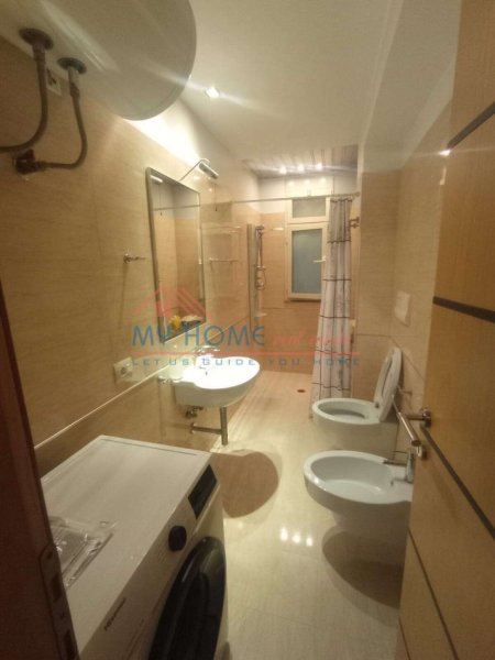 Tirane, jepet me qera apartament 1+1+Ballkon Kati 1, 70 m² 500 € (Ali Demi)
