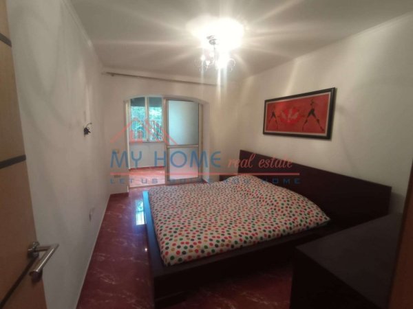 Tirane, jepet me qera apartament 1+1+Ballkon Kati 1, 70 m² 500 € (Ali Demi)