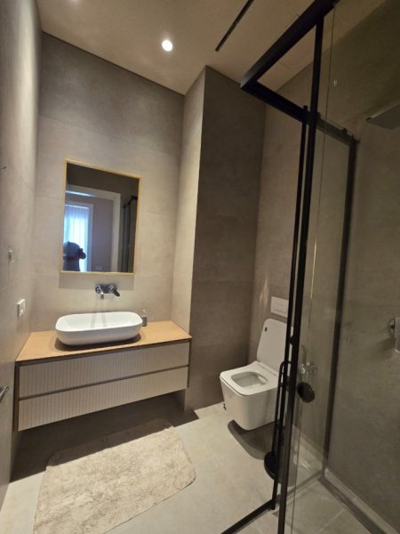 Tirane, jepet me qera apartament 2+1+Aneks+Ballkon Kati 5, 128 m² 1.200 € (Kompleksi Delijorgji)