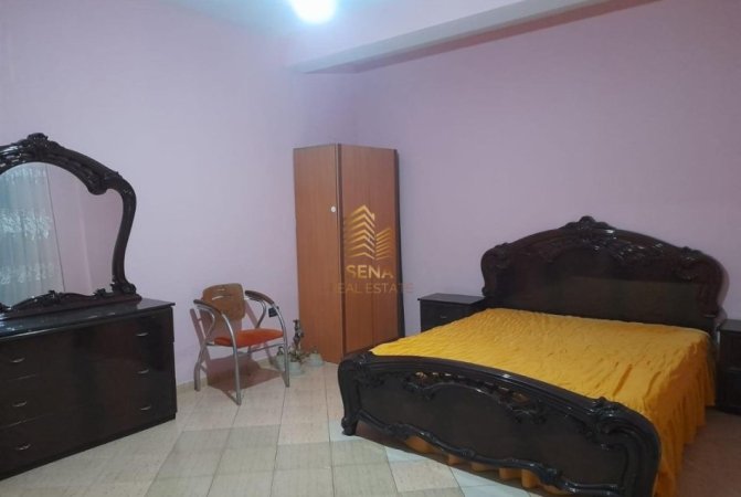 Tirane, jepet me qera apartament 1+1+Ballkon Kati 2, 75 m² 400 € (Rruga 5 Maji)