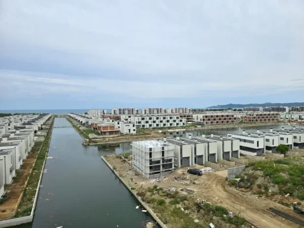 Gjiri Lalezit | Hamallaj, shitet apartament duplex Dublex Kati 0, 204 m² 335.000 € 