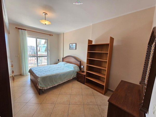 Tirane, jepet me qera apartament 3+1 Kati 7, 125 m² 800 € (rruga e kavajes)