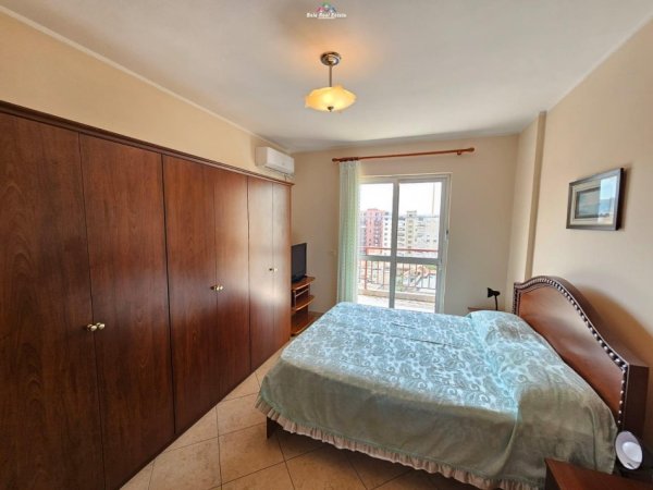 Tirane, jepet me qera apartament 3+1 Kati 7, 125 m² 800 € (rruga e kavajes)