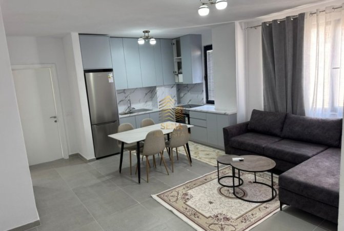 Tirane, jepet me qera apartament 1+1+Ballkon Kati 7, 70 m² 500 € (Rruga Teodor Keko)