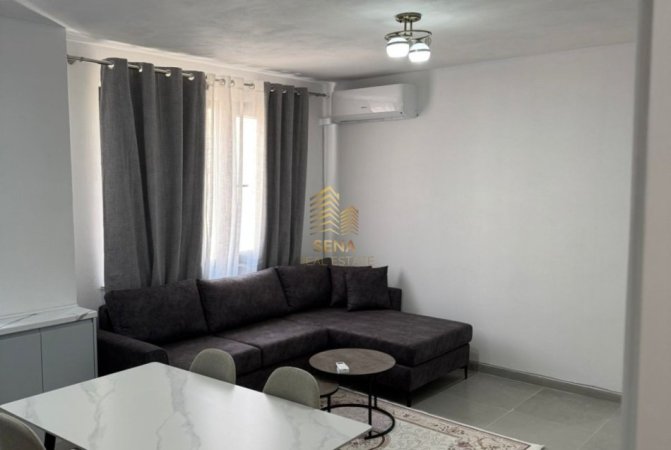 Tirane, jepet me qera apartament 1+1+Ballkon Kati 7, 70 m² 500 € (Rruga Teodor Keko)