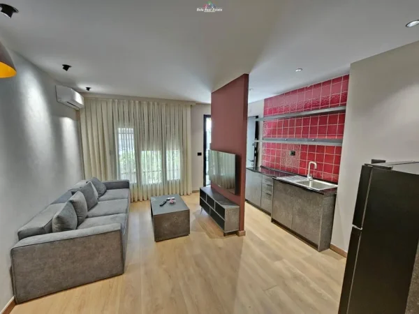Tirane, jepet me qera apartament 1+1 Kati 1, 55 m² 700 € (myslym shyri)