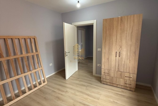 Tirane, shitet apartament 2+1+Ballkon Kati 4, 80 m² 144.000 € (Rruga Vllazen Huta)