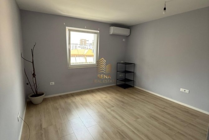 Tirane, shitet apartament 2+1+Ballkon Kati 4, 80 m² 144.000 € (Rruga Vllazen Huta)