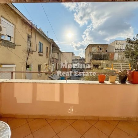 Tirane, jepet me qera apartament 1+1+Ballkon Kati 2, 55 m² 600 € (Sheshi Willson)