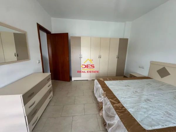 Vlore, shitet apartament 2+1+Ballkon Kati 9, 95 m² 145.000 € (Rruga Pelivan Leskaj)