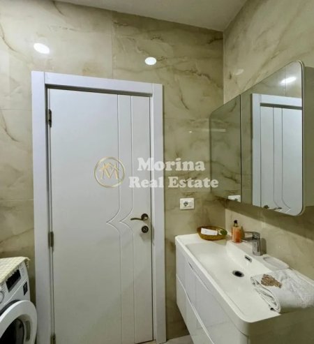 Tirane, jepet me qera apartament 1+1 Kati 4, 65 m² 900 € (Blloku)