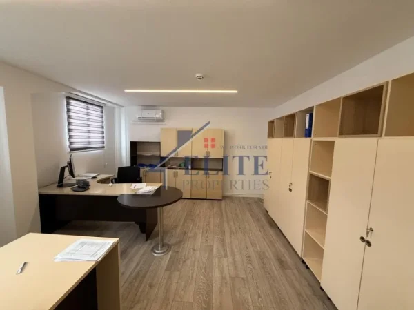 Tirane, jepet me qera magazine Kati 0, 