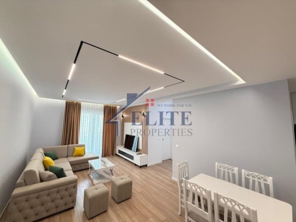 Tirane, jepet me qera apartament 2+1+Ballkon Kati 6, 117 m² 800 € 