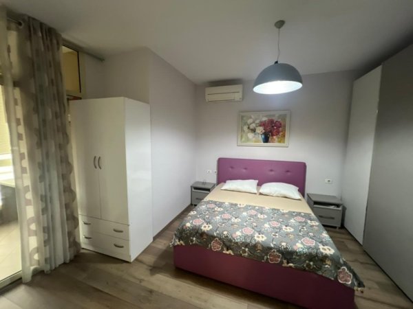 Shqiperi, jepet me qera apartament 2+1+Ballkon Kati 10, 93 m² 800 € 