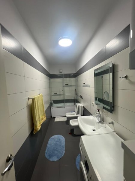 Shqiperi, jepet me qera apartament 2+1+Ballkon Kati 10, 93 m² 800 € 