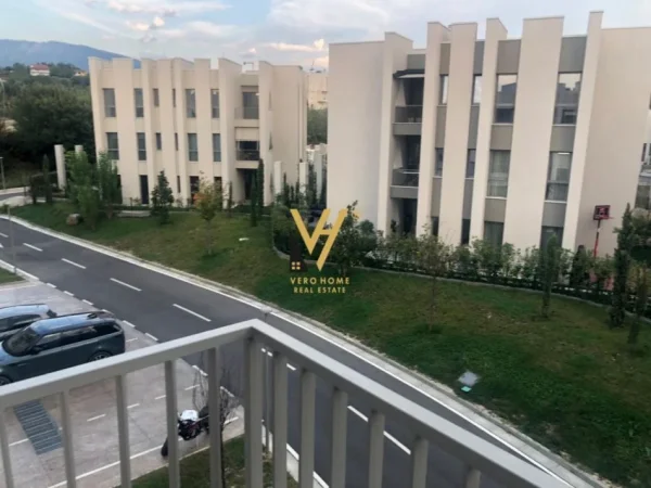 Tirane, jepet me qera apartament 2+1+Ballkon Kati 2, 134 m² 1.500 € (LIQENI I THATE , GREEN VALLEY)