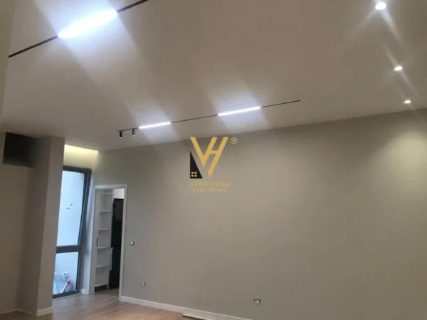 Tirane, jepet me qera apartament 2+1+Ballkon Kati 2, 134 m² 1.500 € (LIQENI I THATE , GREEN VALLEY)