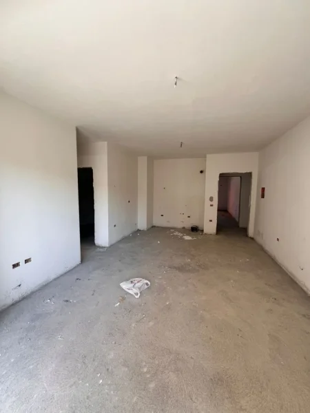 Tirane, shitet apartament 2+1+Ballkon Kati 5, 94 m² 165.000 € (Yzberisht)