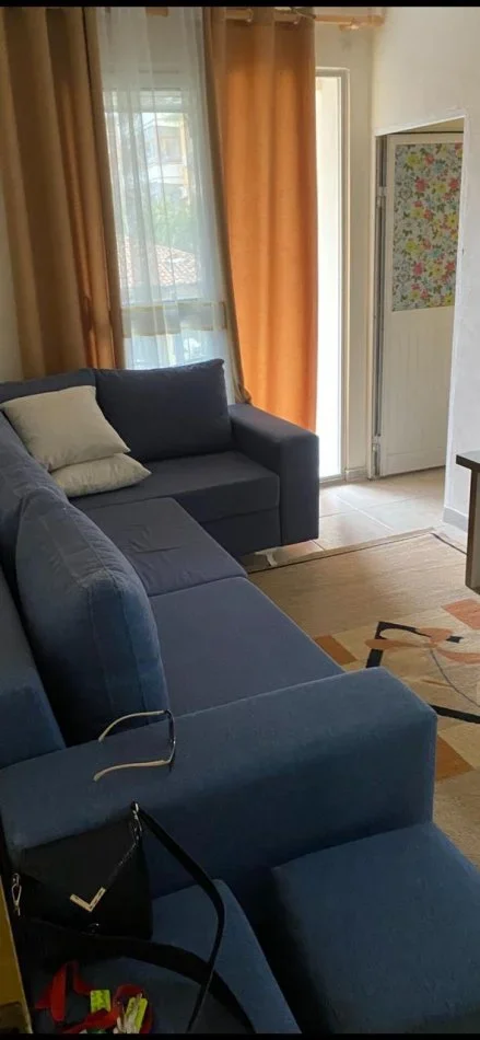 Tirane, jap me qera apartament 2+1+Ballkon Kati 3, 112 m² 600 € (Qender Rruga Bardhok Biba)