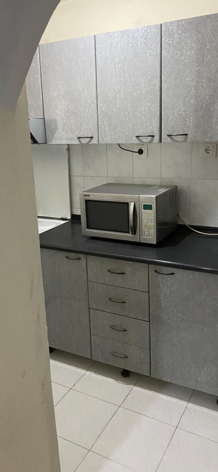 Tirane, jap me qera apartament 2+1+Ballkon Kati 3, 112 m² 600 € (Qender Rruga Bardhok Biba)