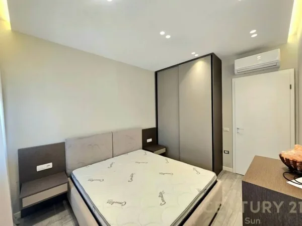 Tirane, jepet me qera apartament 1+1 Kati 6, 77 m² 800 € (Liqeni i Thate)