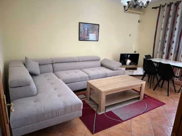 Apartament 1+1 me qera ne laprake, prane Kupoles (40,000 leke)