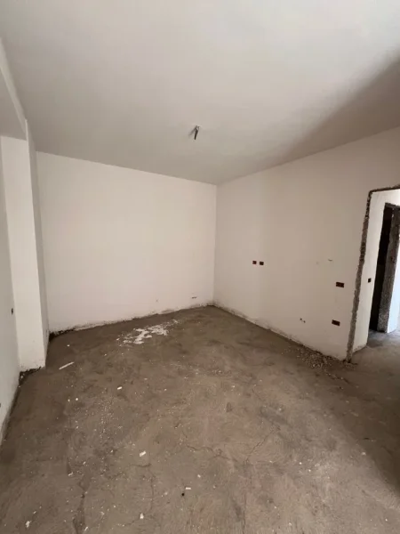 Tirane, shitet apartament 2+1+Aneks+Ballkon Kati 3, 94 m² 165.000 € (Prane KMY-se)