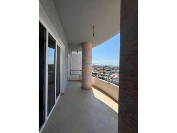Tirane, shitet apartament 3+1+Ballkon Kati 2, 114 m² 148.000 € (Fresk)