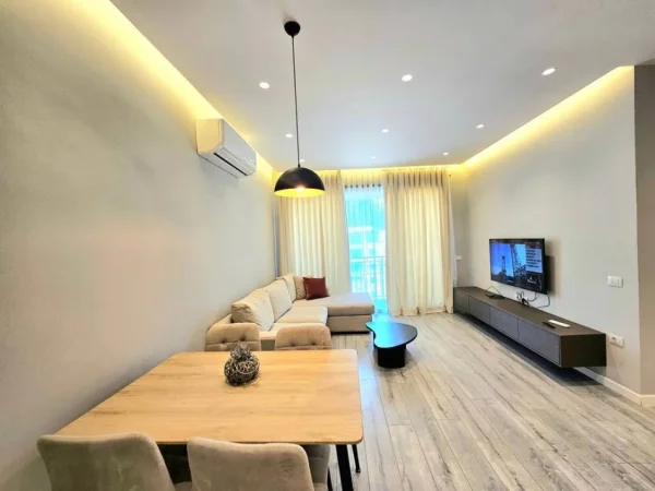 Tirane, jepet me qera apartament 1+1 Kati 6, 77 m² 800 € (Raddison)