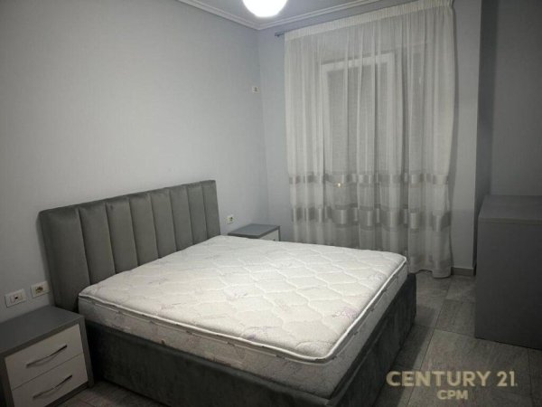 Tirane, jepet me qera apartament 2+1 Kati 5, 99 m² 700 € (Stadiumi Dinamo)