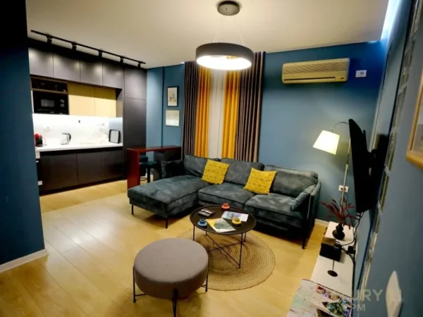 Tirane, jepet me qera apartament 2+1 Kati 2, 120 m² 1.200 € (Shallvaret)