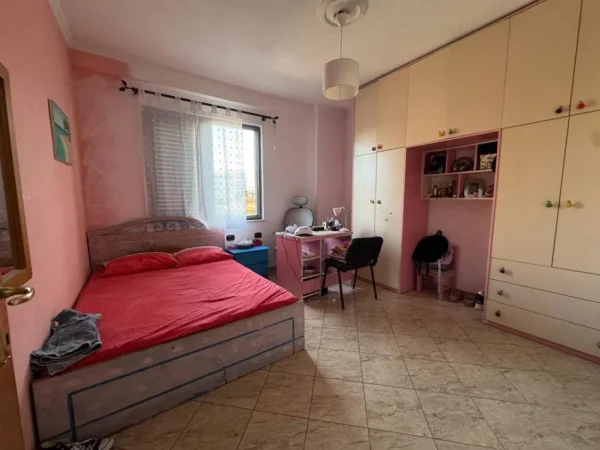 Tirane, shitet apartament 3+1+Ballkon Kati 3, 132 m² 225.000 € (Ali Demi)